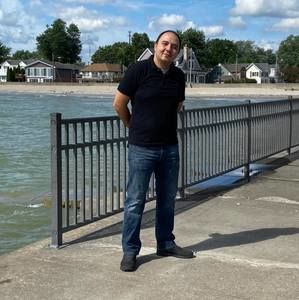 Meet your Posher, Amro